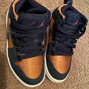 Kid shoes blue & gold